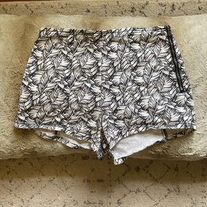 Hollister High-Waisted Leaf Print Shorts